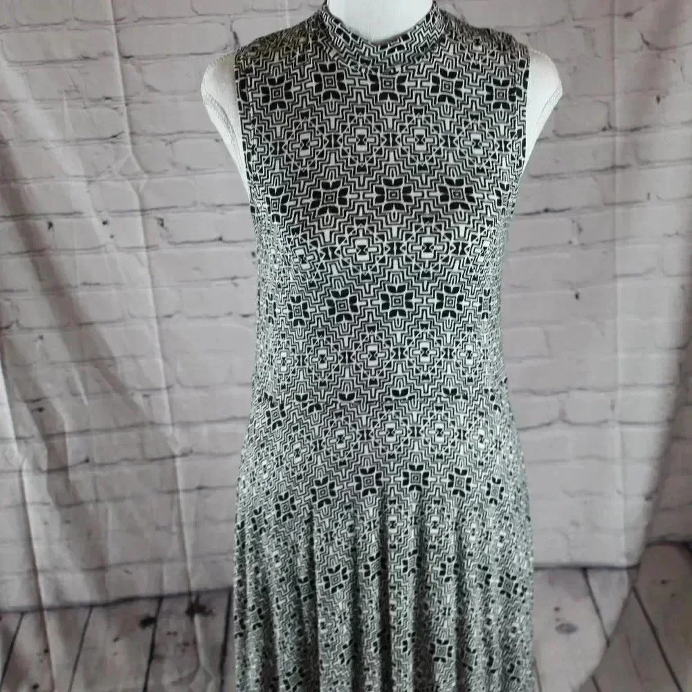 Maeve l Black & White Sleeveless Mock Neck Dress